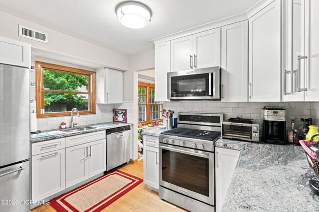 21 Gary Drive, Englishtown, NJ 07726