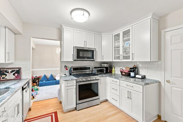 21 Gary Drive, Englishtown, NJ 07726