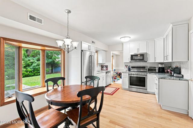 21 Gary Drive, Englishtown, NJ 07726