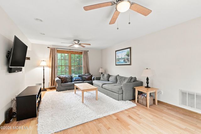 21 Gary Drive, Englishtown, NJ 07726