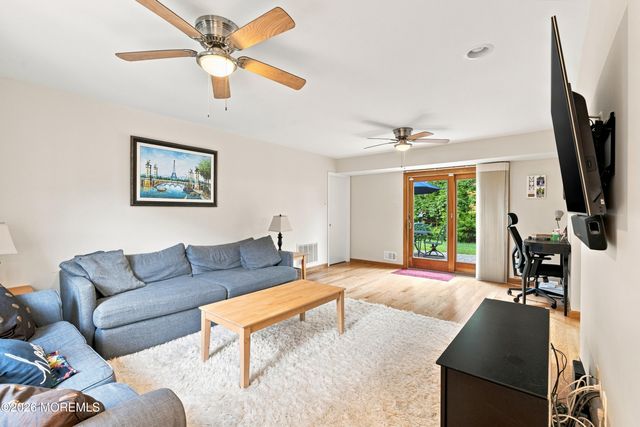 21 Gary Drive, Englishtown, NJ 07726