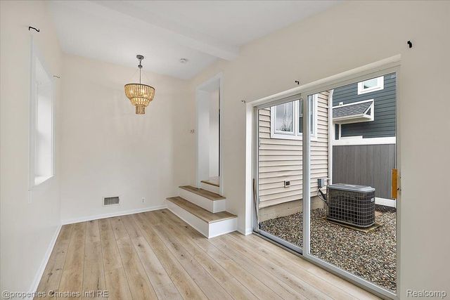 1007 CHESTER Street, Birmingham, MI 48009