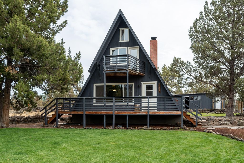 5325 NW Jackpine Avenue, Redmond, OR 97756