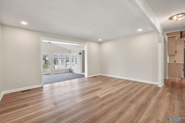 2401 Old Creek Trail SE, Decatur, AL 35603