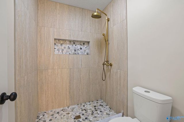 2401 Old Creek Trail SE, Decatur, AL 35603