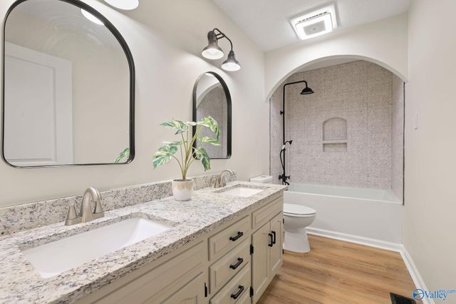 2401 Old Creek Trail SE, Decatur, AL 35603