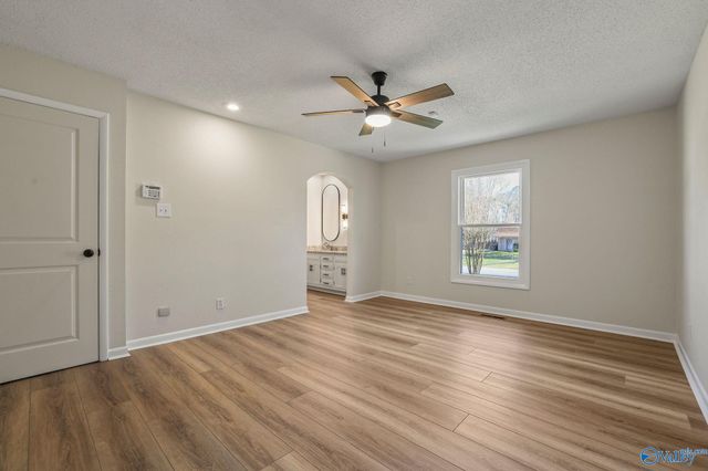 2401 Old Creek Trail SE, Decatur, AL 35603