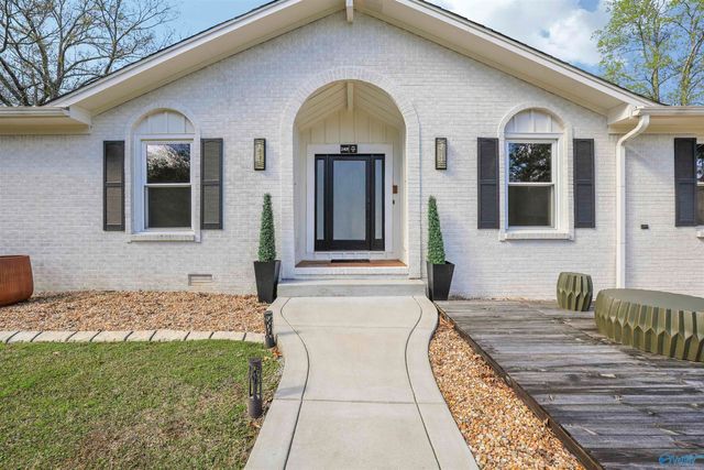 2401 Old Creek Trail SE, Decatur, AL 35603
