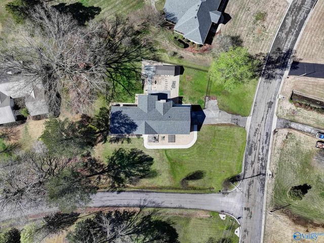 2401 Old Creek Trail SE, Decatur, AL 35603