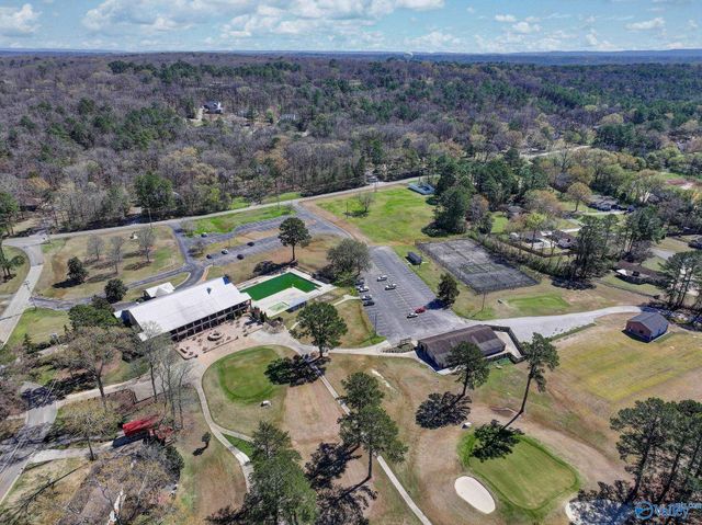 2401 Old Creek Trail SE, Decatur, AL 35603