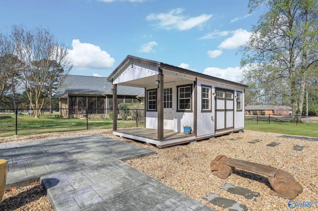 2401 Old Creek Trail SE, Decatur, AL 35603