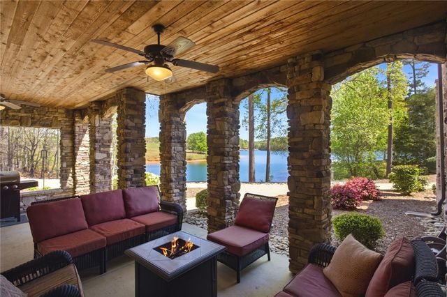 578 Sunset Point Drive, West Union, SC 29696
