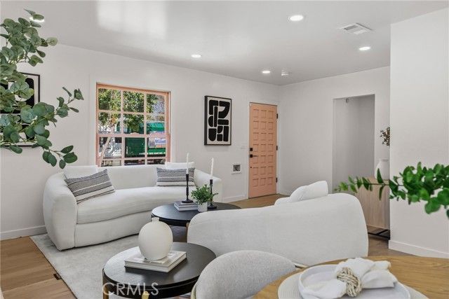 14138 Archwood, Van Nuys (los Angeles), CA 91405