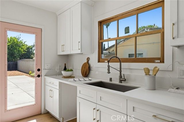 14138 Archwood, Van Nuys (los Angeles), CA 91405