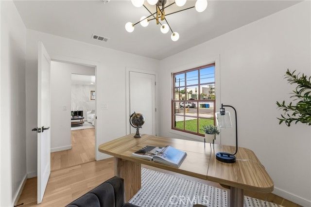 14138 Archwood, Van Nuys (los Angeles), CA 91405