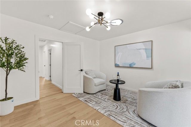 14138 Archwood, Van Nuys (los Angeles), CA 91405