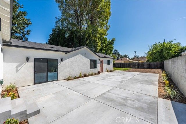 14138 Archwood, Van Nuys (los Angeles), CA 91405