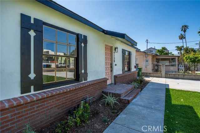 14138 Archwood, Van Nuys (los Angeles), CA 91405