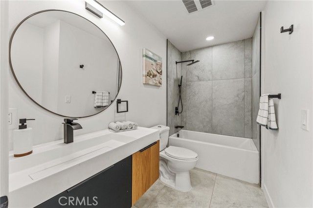 14138 Archwood, Van Nuys (los Angeles), CA 91405