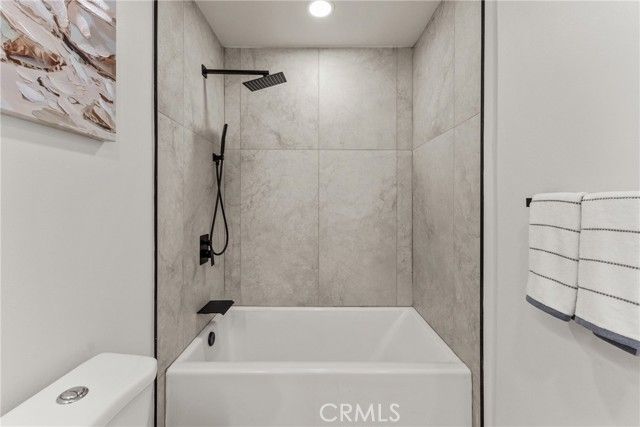 14138 Archwood, Van Nuys (los Angeles), CA 91405