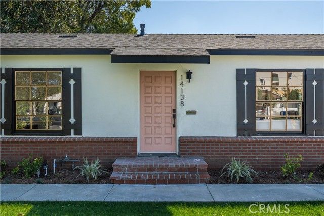 14138 Archwood, Van Nuys (los Angeles), CA 91405