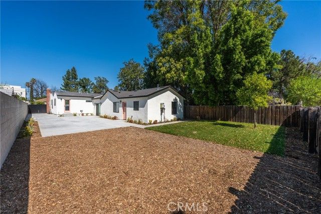 14138 Archwood, Van Nuys (los Angeles), CA 91405