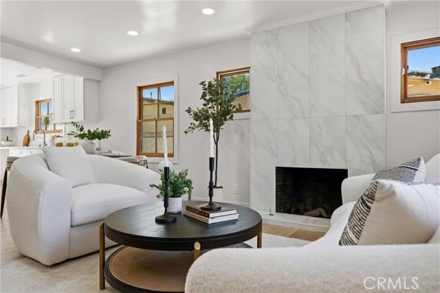 14138 Archwood, Van Nuys (los Angeles), CA 91405