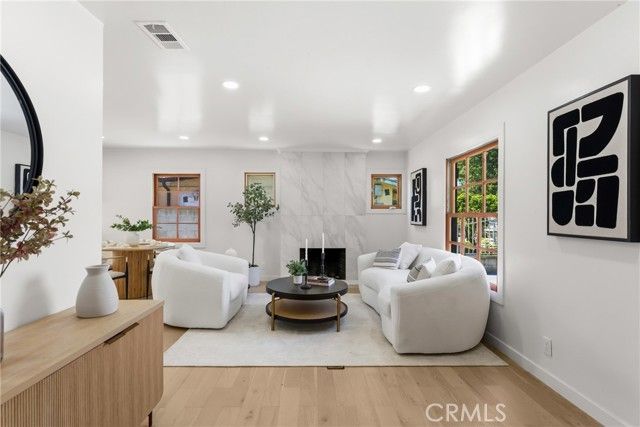 14138 Archwood, Van Nuys (los Angeles), CA 91405