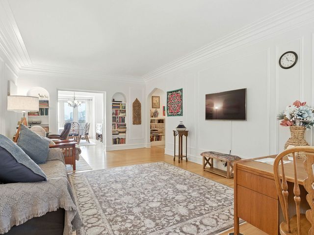 5832 S Stony Island Avenue 12B, Chicago, IL 60637