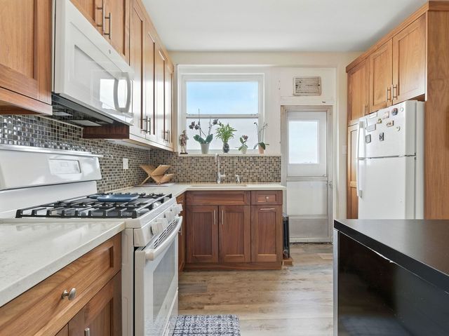 5832 S Stony Island Avenue 12B, Chicago, IL 60637