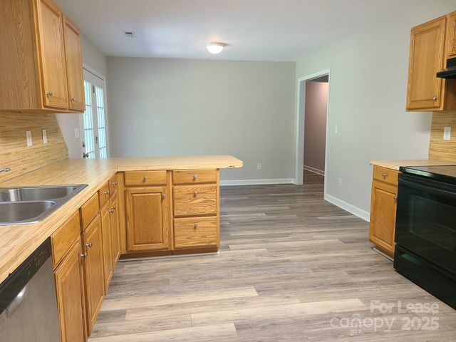 2025 Hart Road, Charlotte, NC 28214
