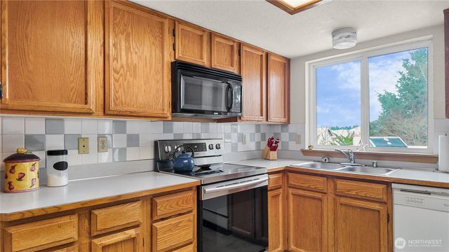 9612 Vantage Terrace Court SE, Olympia, WA 98513