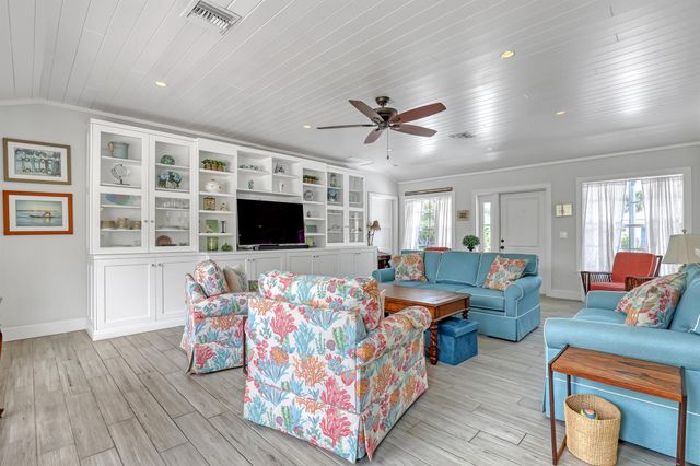 219 Claremont Lane, Palm Beach Shores, FL 33404