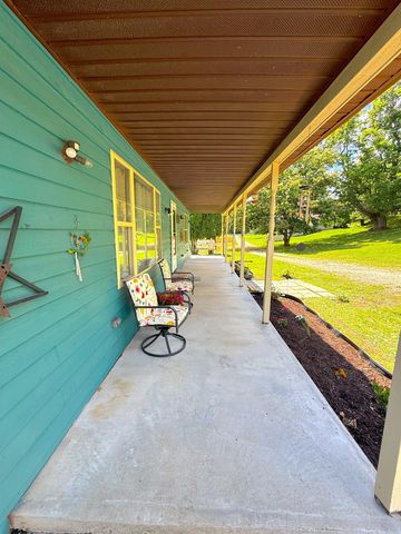 400 Paradise Lane, Huntington, WV 25704