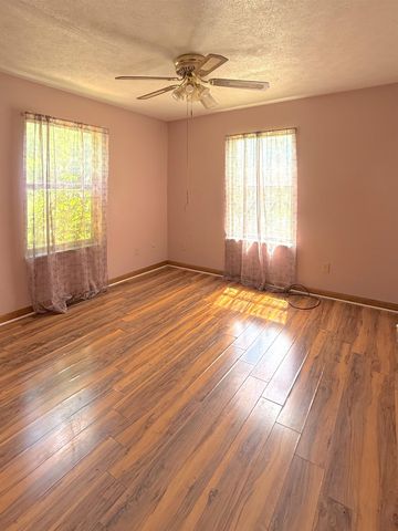 400 Paradise Lane, Huntington, WV 25704