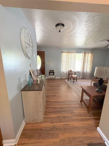 400 Paradise Lane, Huntington, WV 25704
