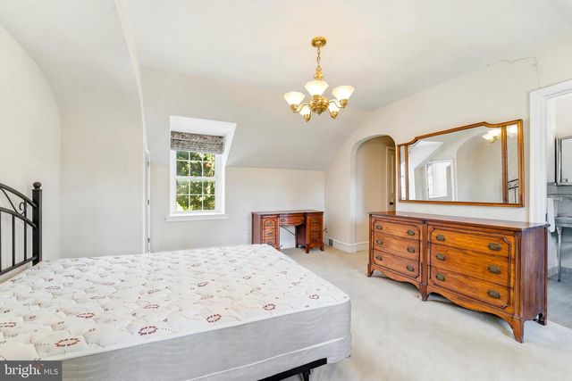 727 RIGHTERS MILL RD, Penn Valley, PA 19072