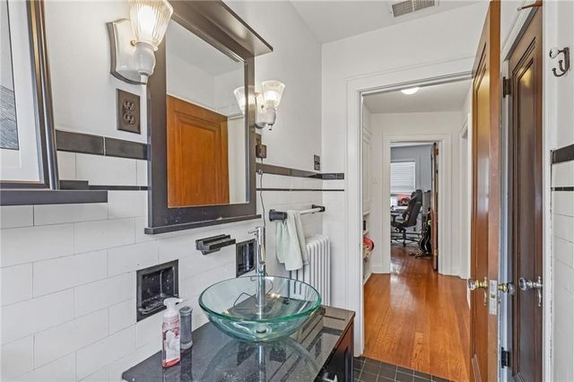 536&538 Lansdale Pl, Mt Lebanon, PA 15228