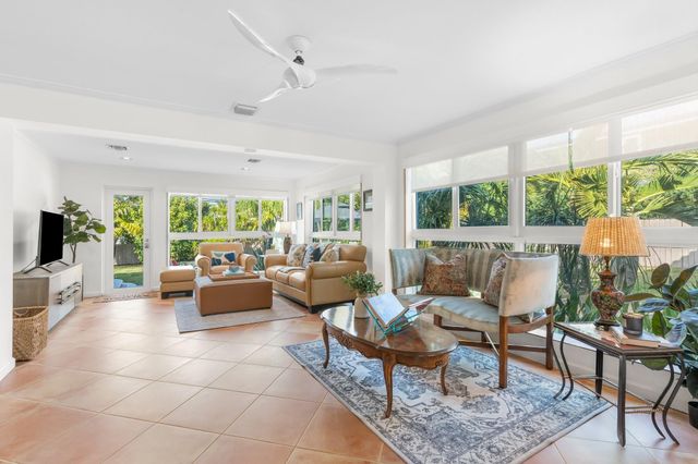 2317 NE 12th St, Fort Lauderdale, FL 33304