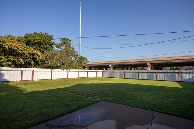 1906 S TYLER Street, Amarillo, TX 79109