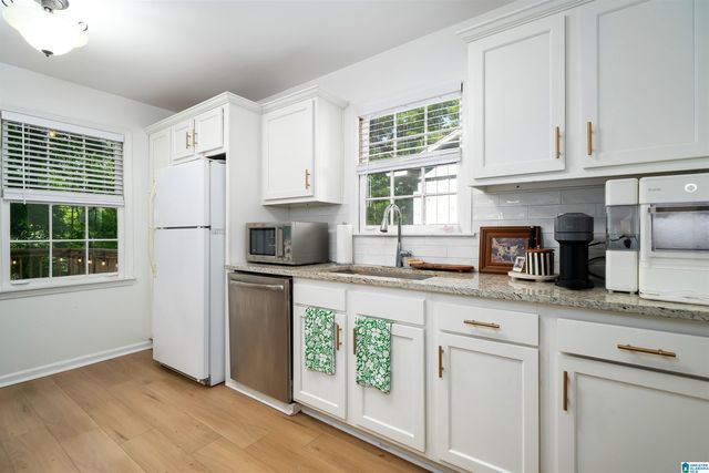 3008 LAKE PARK CIRCLE, Birmingham, AL 35243