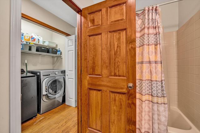 400 HARBOR LANDING DR, Moneta, VA 24121