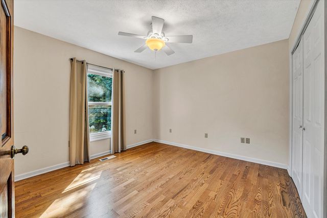 400 HARBOR LANDING DR, Moneta, VA 24121