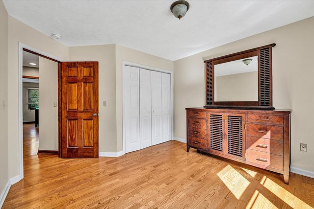 400 HARBOR LANDING DR, Moneta, VA 24121