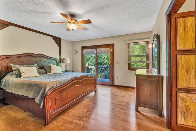 400 HARBOR LANDING DR, Moneta, VA 24121