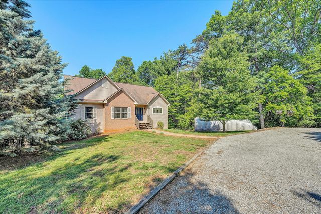 400 HARBOR LANDING DR, Moneta, VA 24121