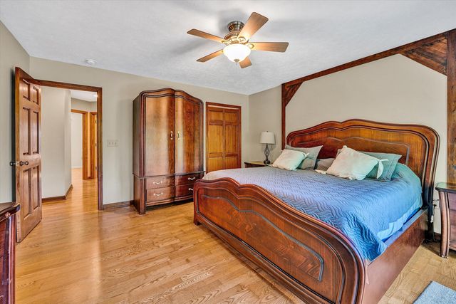 400 HARBOR LANDING DR, Moneta, VA 24121