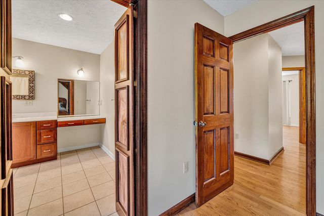 400 HARBOR LANDING DR, Moneta, VA 24121