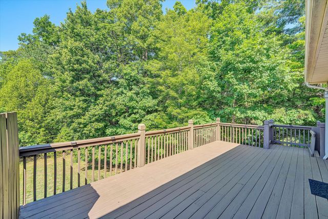 400 HARBOR LANDING DR, Moneta, VA 24121
