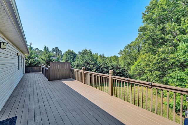 400 HARBOR LANDING DR, Moneta, VA 24121